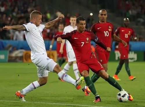  库尼亚谈“蓄发哥”现象：积分重于发型，舆论压力掩盖球队亮点